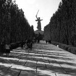В в конце 70-х годов. На фотографии Мамаев курган, аллея с возвышающимся памятником - Родина мать.