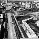 Фотография Новокузнецка с высоты, на снимке площадь у гостиницы Новокузнецкой. Снимок сделан в 80-е годы.
