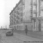 Фотография Новокузнецка улица Школьная, дом 32, на сегодняшний день проспект Пионерский. Снимок сделан в 60-х.