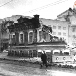 Снимок сноса ветхого жилого дома в Пензе. Снято в 1980 году. Дом стоял на пересечении улиц Бакунина и Кирова, это рядом с ост. "Центральный рынок".