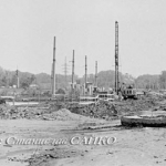 Снято 12 мая 1973 года. На фотографии снято начало строительства сокольского моста. Только началась забивка свай.