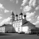 На снимке Благовещения церковь так она выглядела в 70е годы. Автор Вячеслав Борисович Малахов.